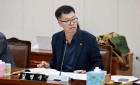 김명우 전남광주통합특별시의원(더불어민주당ㆍ담양2)이 7월 21일, 제2차 농수산위원회 회의에서 질의하고 있다.